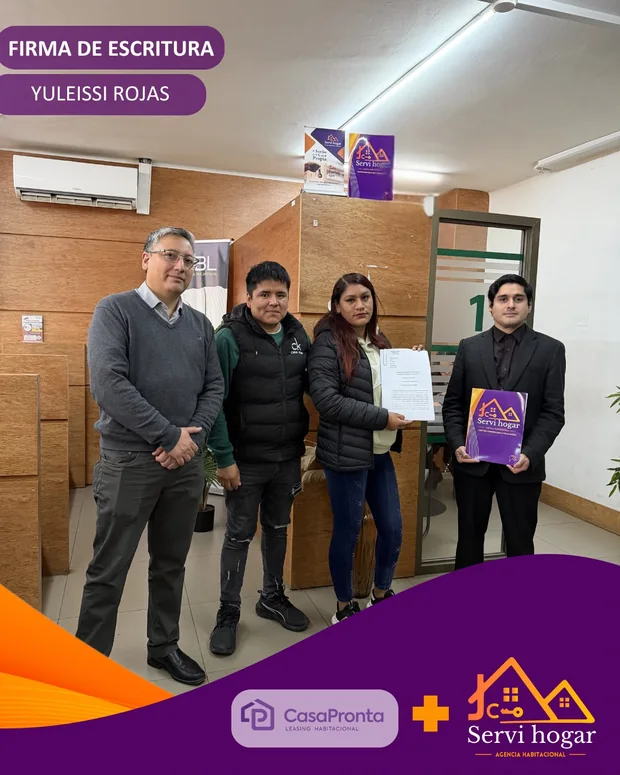 Yuleissi Rojas el día de la firma de escritura