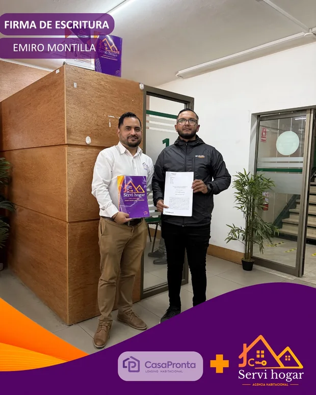 Emiro Montilla el día de la firma de escritura
