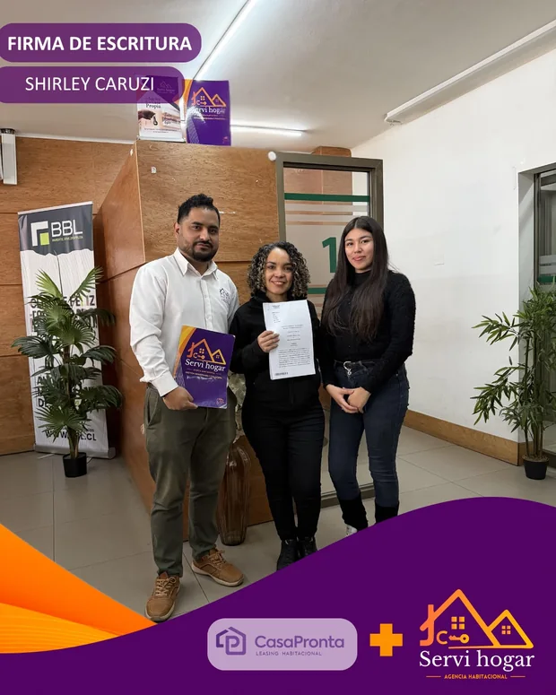 Shirley Caruzi el día de la firma de escritura
