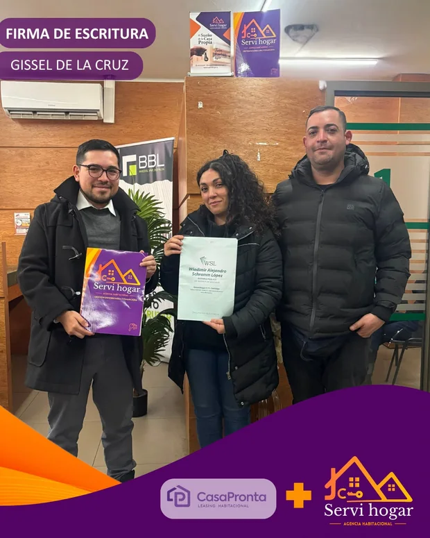Gissel De La Cruz el día de la firma de escritura