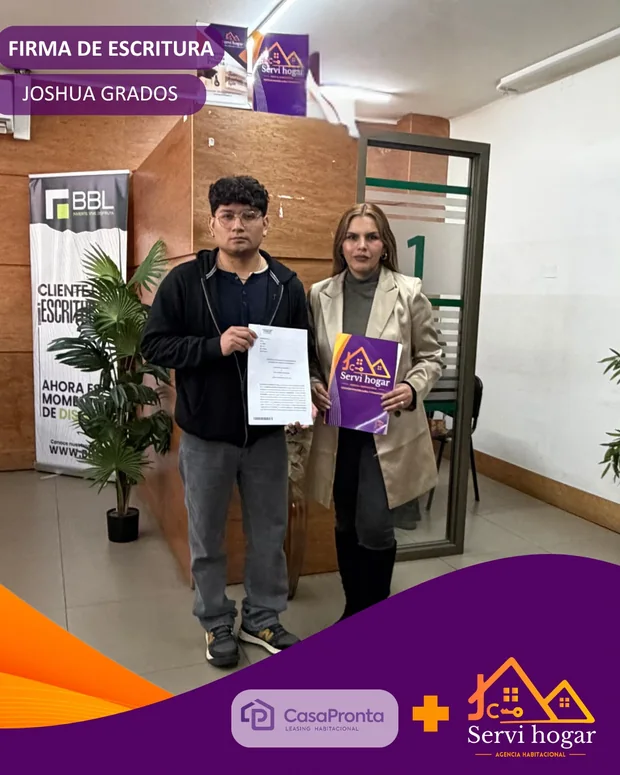 Joshua Grados el día de la firma de escritura