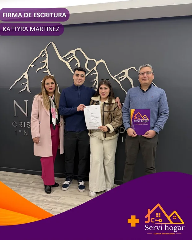 Kattyra Martínez el día de la firma de escritura