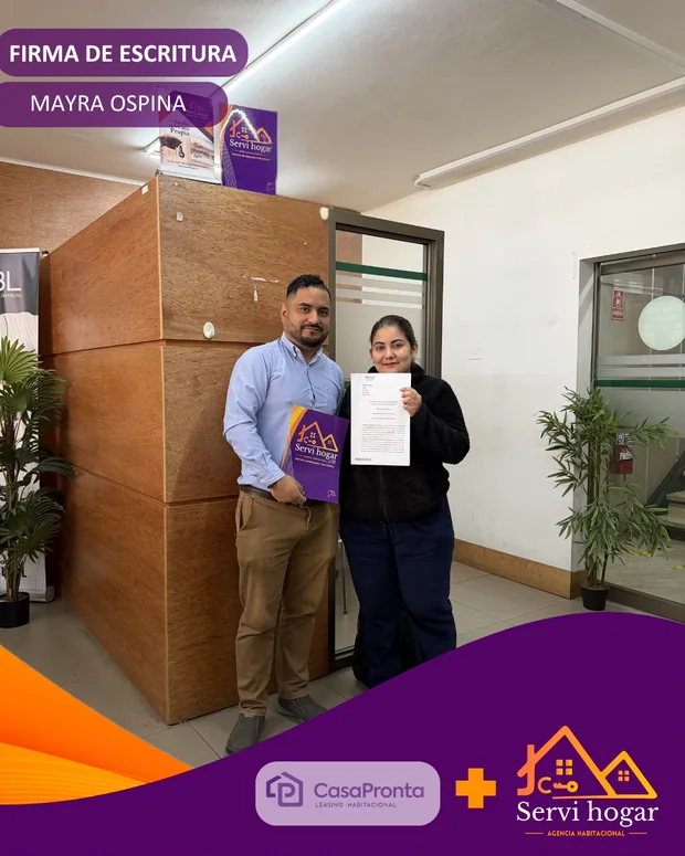 Mayra Ospina el día de la firma de escritura