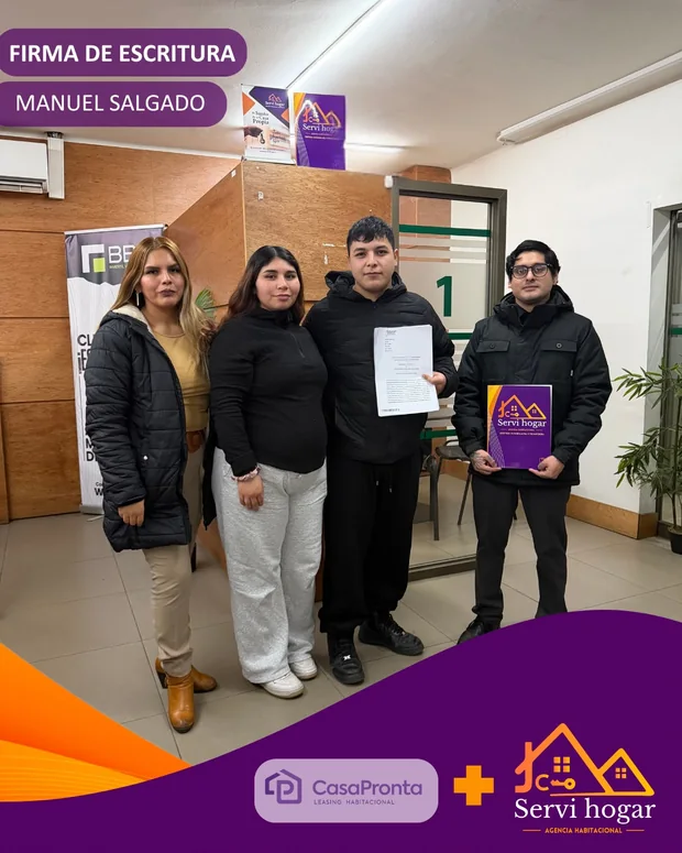 Manuel Salgado el día de la firma de escritura