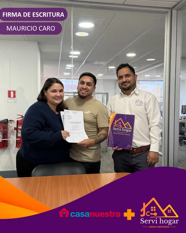 Mauricio Caro el día de la firma de escritura
